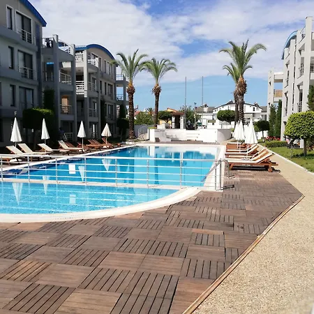 Side Garden Lägenhet *