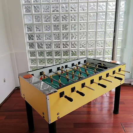 Side Garden Apartment *