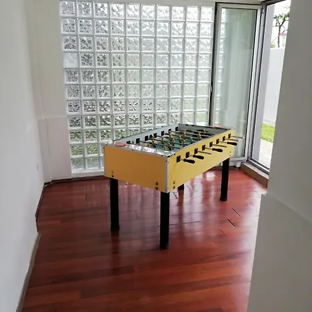 Side Garden Apartment *